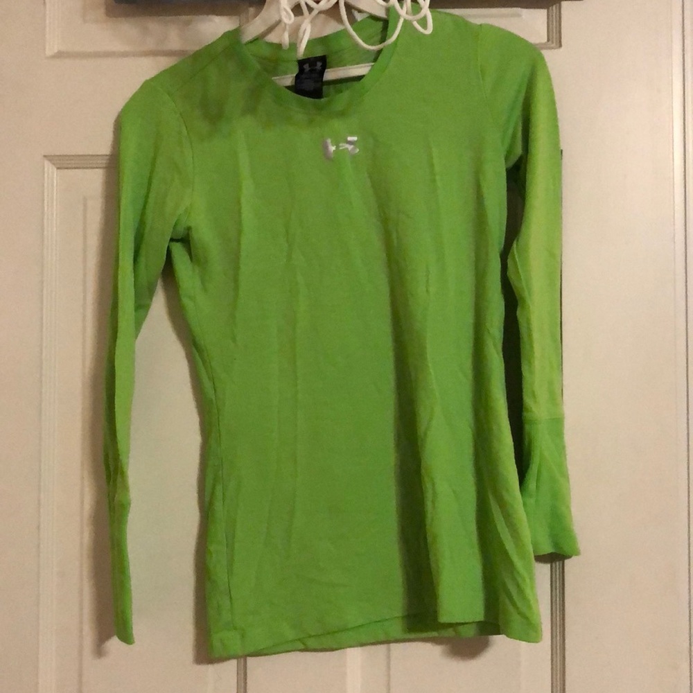 Girls long sleeve under armor shirt!
